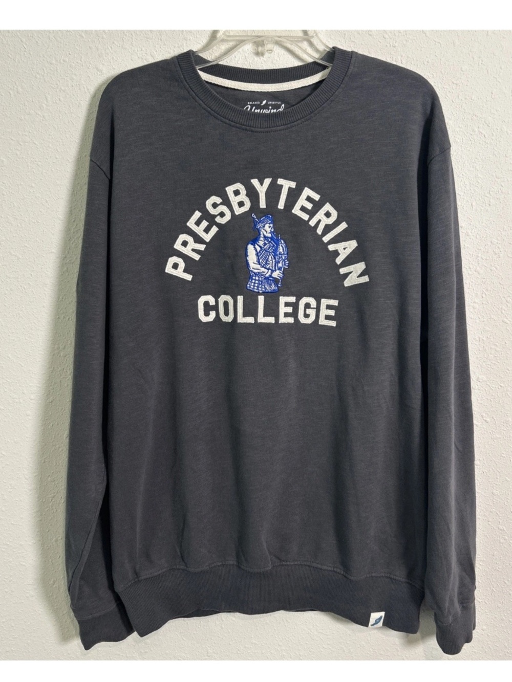 Presbyterian College Crew Neck Sweatshirt Unwind By League Men’s Lg Embroidered